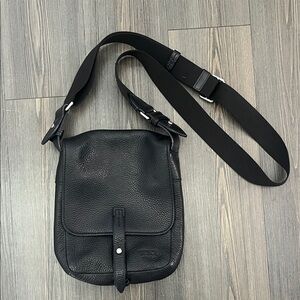 Tumi Discontinued Vintage Gallup Flap Body Black Leather Crossbody Bag